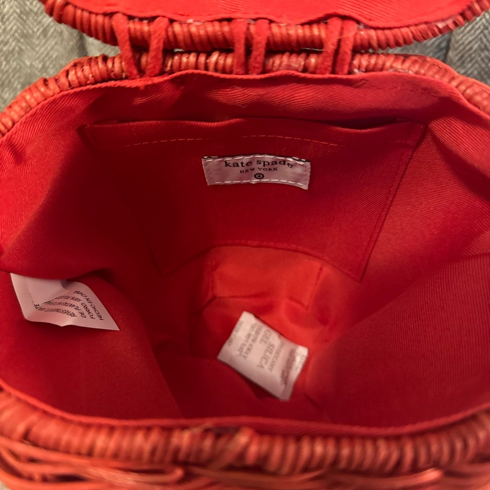 🍓 Kate Spade Strawberry Wicker Mini Bag 🍓 - Picture 11 of 11